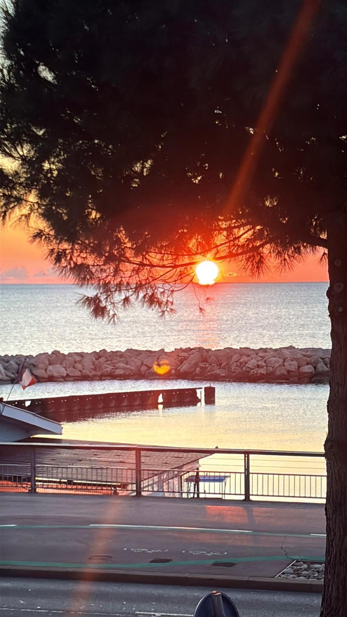 Front De Mer,Plage, Piscine, Parking Cagnes-sur-Mer Exterior photo